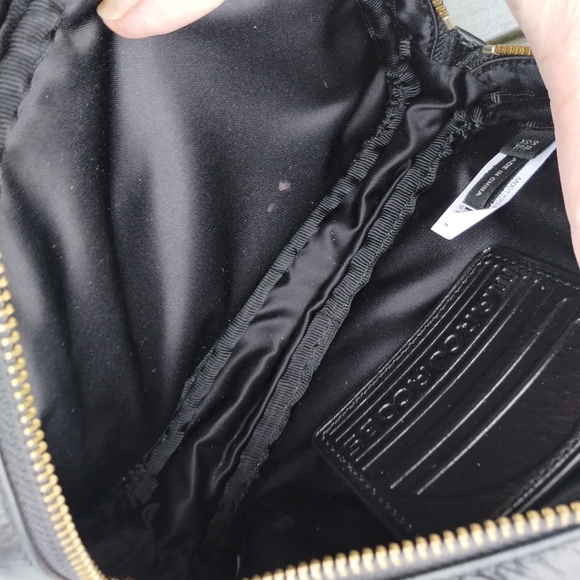 Marc Jacobs Black Leather Belt Bag with Gold Accents - Picture 8 of 11
